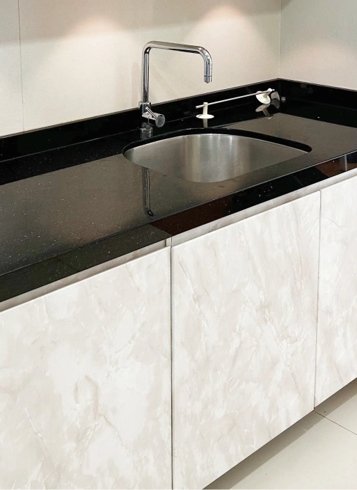 laminate kitchen wrap exudes elegance